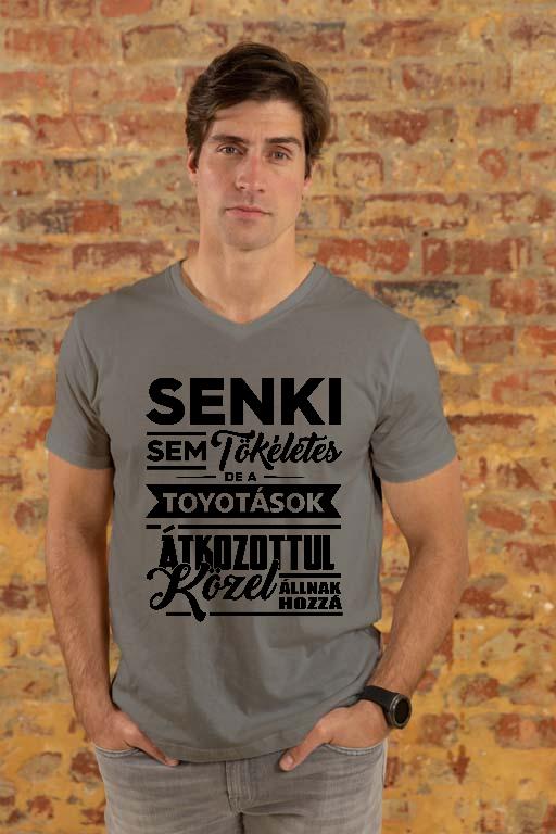 Senki sem Tökéletes de a Toyotások - Toyota Férfi V-nyakú Póló