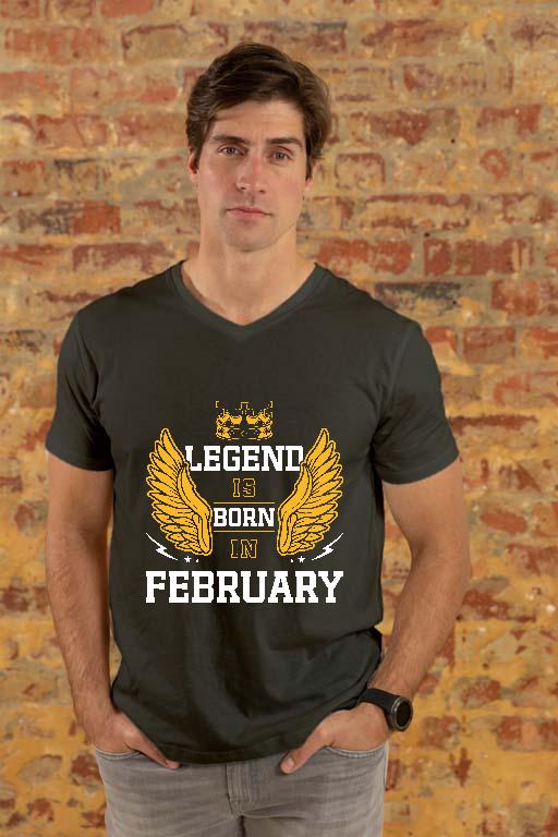 Legend is born in February - Születésnap Február Férfi V-nyakú Póló