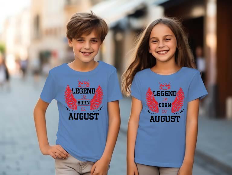 Legend is born in August - Születésnap Augusztus Gyerek Környakú Póló