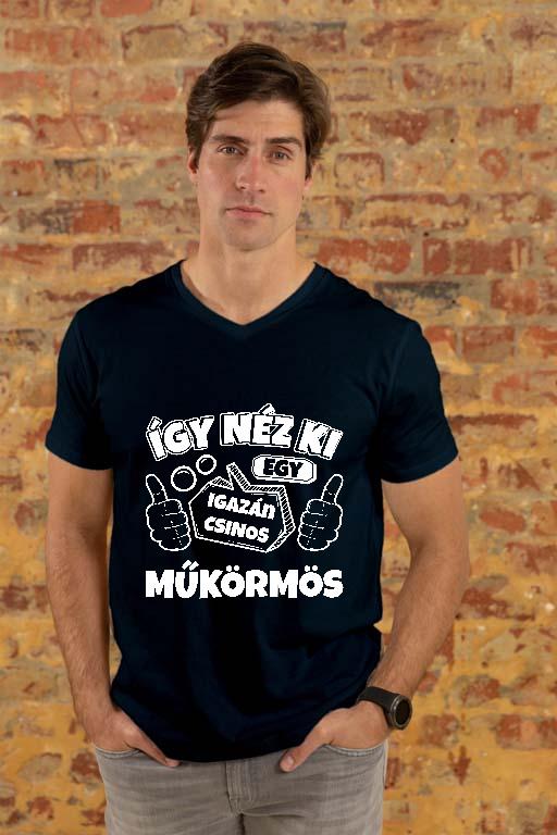 Igazán csinos Műkörmös - Műkörmös Férfi V-nyakú Póló